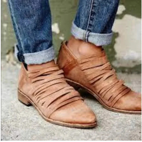 Free People "Lost Valley" Distressed Zipper Back Boots Size 39 - Picture 1 of 14